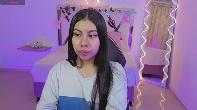 ZURY TAY online show from October 2025 11:29:02 AM