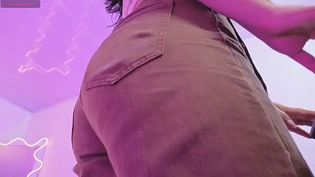 Snapshot of ZURY_TAY chatting on February 2026 11:43:02 AM ZURY TAY online show from February 2026 11:43:02 AM