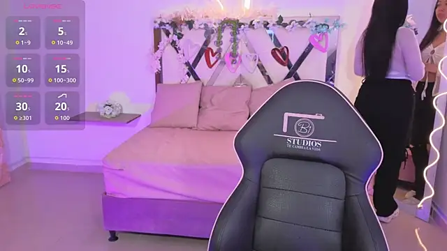 ZURY TAY online show from October 2025 11:22:01 AM