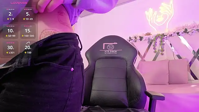 ZURY TAY online show from March 2026 11:48:02 AM