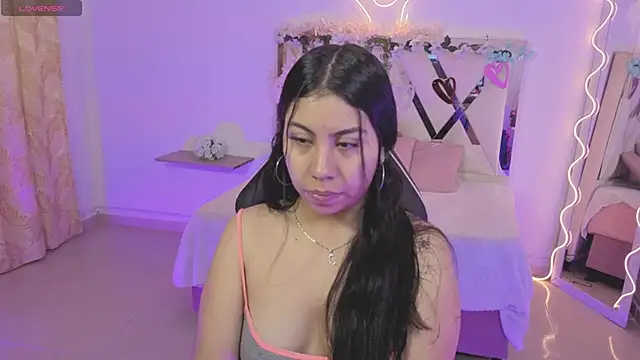 ZURY TAY online show from October 2025 11:56:01 AM