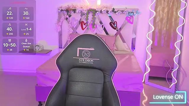 ZURY TAY online show from October 2025 11:34:02 AM