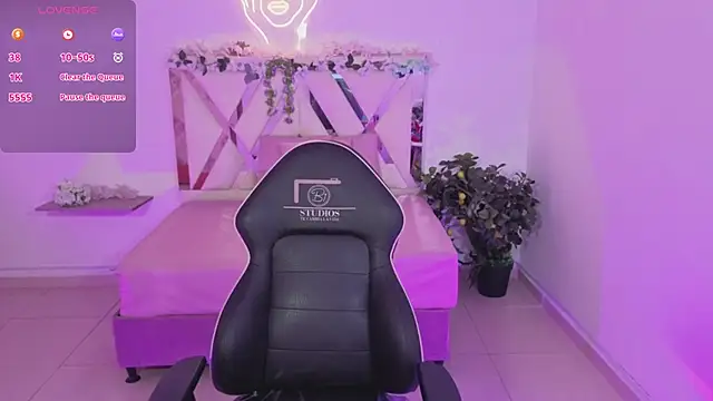 ZURY TAY online show from March 2026 11:52:02 AM