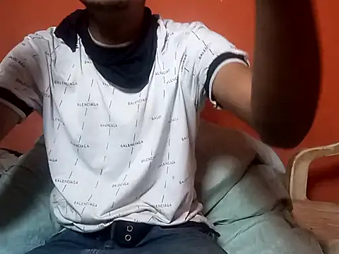 Snapshot of Hay-Viene-El-Huyy chatting on September 2025 11:11:01 PM Hay-Viene-El-Huyy online show from September 2025 11:11:01 PM