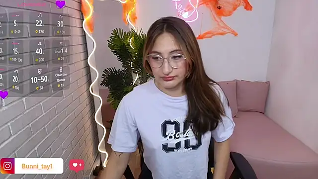 Bunni tay online show from October 2025 11:33:02 AM