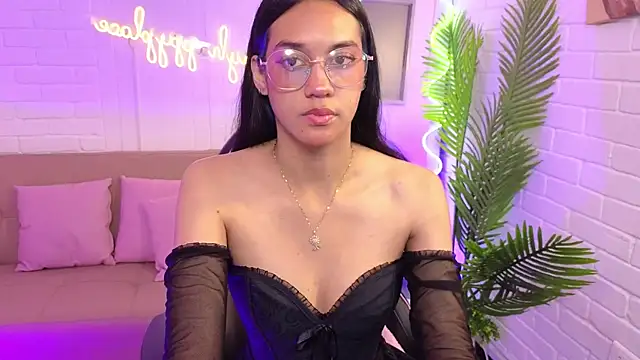 artemiss tay online show from October 2025 07:17:01 PM