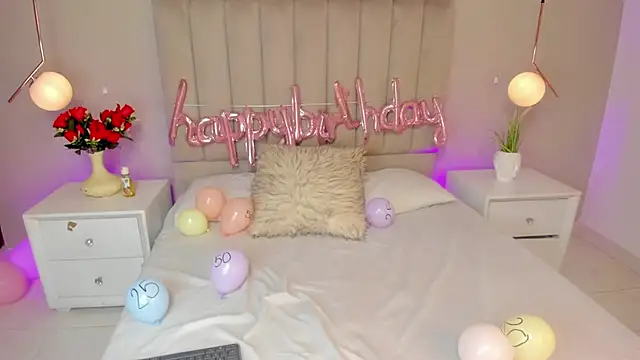 Dani rosse  online show from April 2026 01:52:02 PM