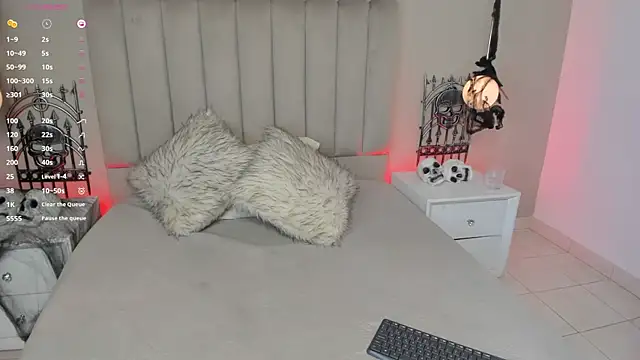 Dani rosse  online show from October 2025 01:11:01 PM