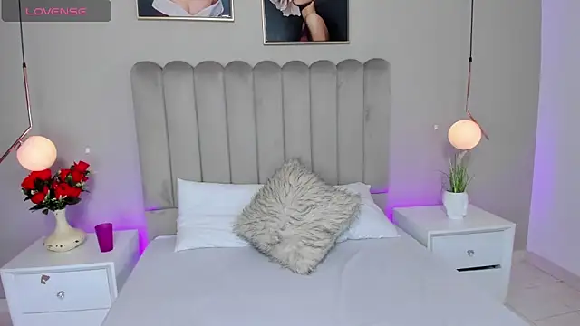 Dani rosse  online show from April 2026 12:10:01 PM