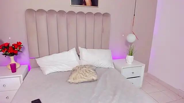 Dani rosse  online show from April 2026 12:50:01 PM