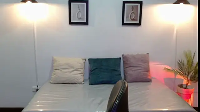 Evanss lx online show from December 2025 01:17:02 PM