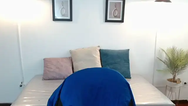 Evanss lx online show from April 2026 07:20:01 PM