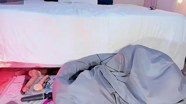 AlannaJonnes online show from April 2026 11:26:01 AM