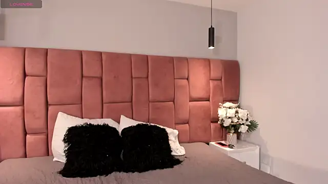 AlannaJonnes online show from February 2026 12:01:02 PM