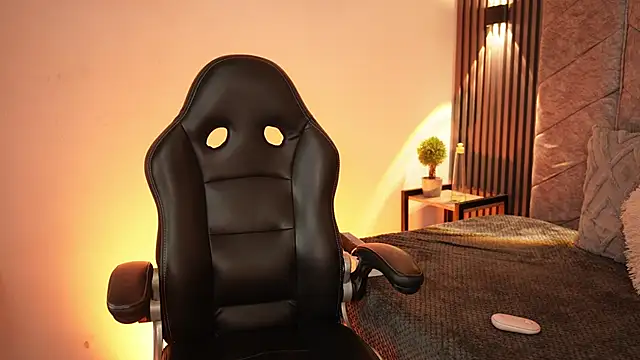 maddy1y  online show from January 2026 11:46:01 AM