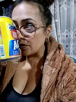 Snapshot of Lady_16 chatting on January 2026 02:18:02 AM Lady 16 online show from January 2026 02:18:02 AM