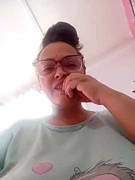 Lady 16 online show from November 2025 05:19:02 PM