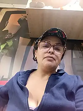 Lady 16 online show from September 2025 12:10:01 AM