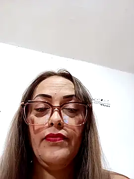 Lady 16 online show from November 2025 10:43:02 PM