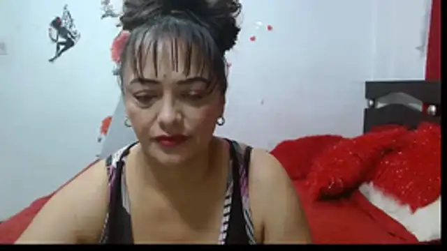 Lady 16 online show from November 2025 01:43:02 AM