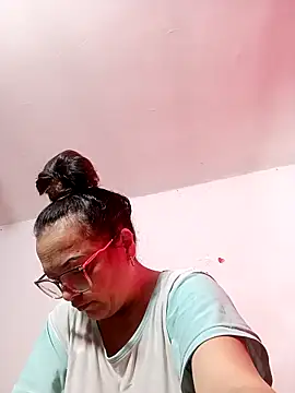 Lady 16 online show from October 2025 01:57:02 PM