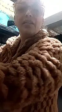 Lady 16 online show from September 2025 12:17:02 PM