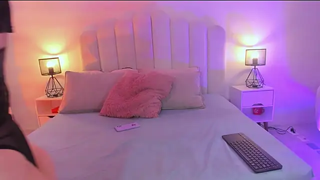 Snapshot of raven_black_ chatting on November 2025 12:31:01 PM raven black online show from November 2025 12:31:01 PM