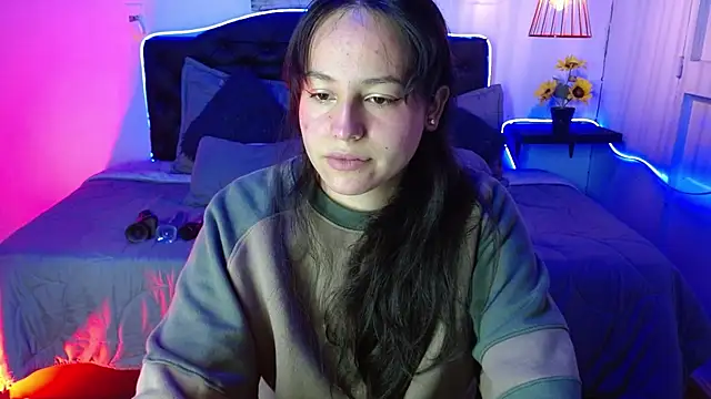 Eymmy 24 online show from September 2025 05:45:02 AM