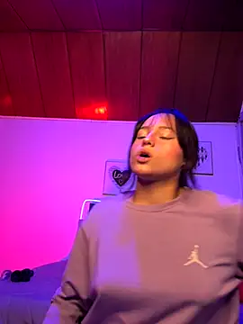 Eymmy 24 online show from November 2025 03:23:02 AM