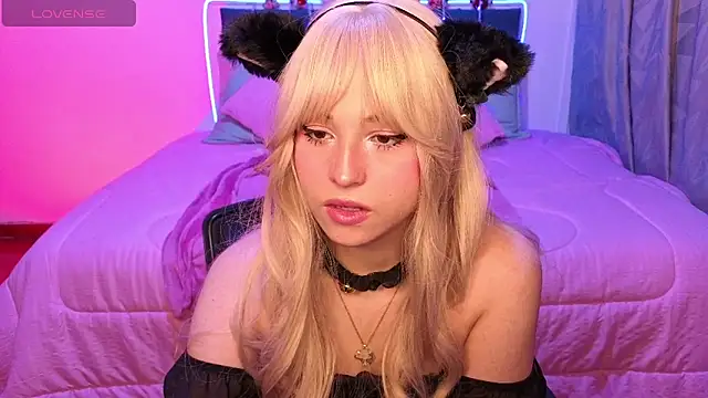 Eymmy 24 online show from November 2025 02:01:03 AM