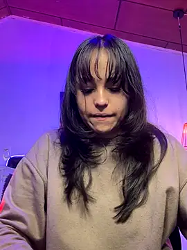 Eymmy 24 online show from October 2025 04:01:01 AM