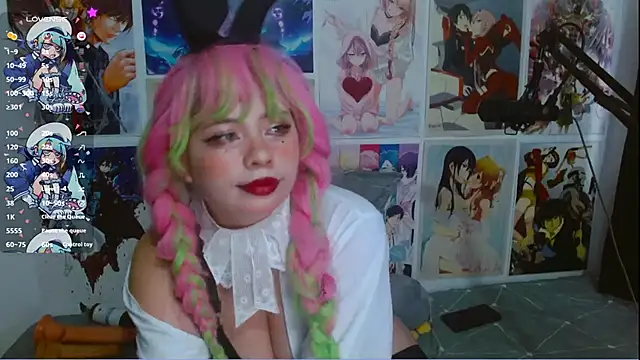 Lil-La online show from November 2025 08:47:02 PM