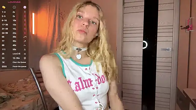 Snapshot of MaryjaneSpider chatting on September 2025 02:50:01 PM MaryjaneSpider online show from September 2025 02:50:01 PM