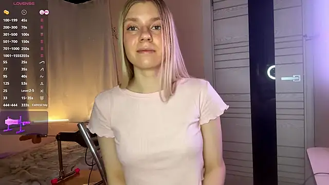 Snapshot of MaryjaneSpider chatting on November 2025 03:23:01 PM MaryjaneSpider online show from November 2025 03:23:01 PM