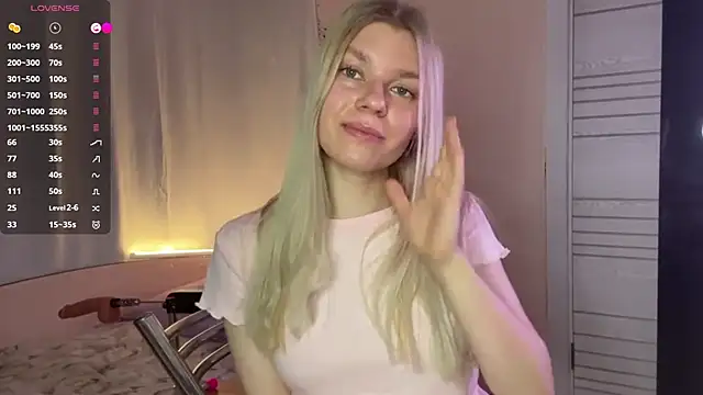 Snapshot of MaryjaneSpider chatting on November 2025 07:14:02 PM MaryjaneSpider online show from November 2025 07:14:02 PM