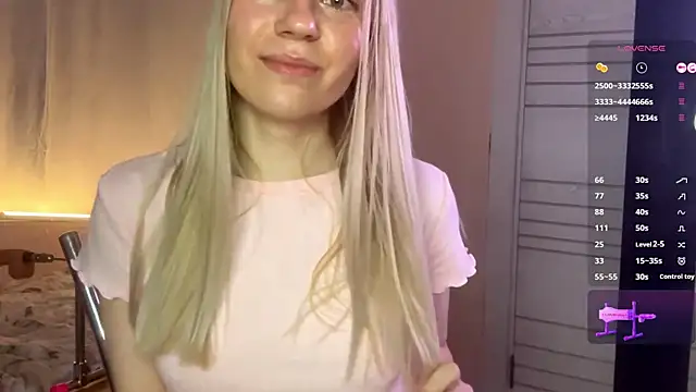 Snapshot of MaryjaneSpider chatting on November 2025 03:56:02 PM MaryjaneSpider online show from November 2025 03:56:02 PM