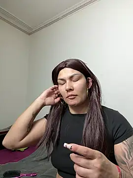 MiaKiittyy online show from April 2026 10:39:02 PM