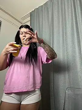 MiaKiittyy online show from February 2026 10:40:01 PM