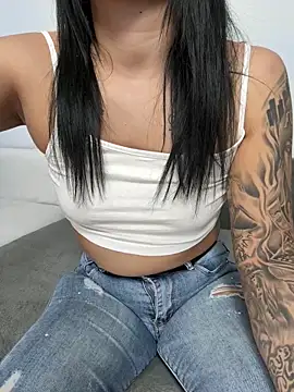 MiaKiittyy online show from September 2025 03:52:02 PM