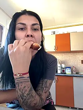 MiaKiittyy online show from September 2025 02:12:01 PM