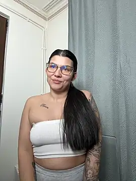 MiaKiittyy online show from February 2026 10:55:02 PM