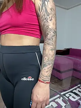 Snapshot of MiaKiittyy chatting on November 2025 01:00:02 AM MiaKiittyy online show from November 2025 01:00:02 AM