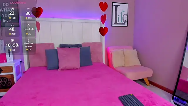 sarahyessica online show from March 2026 06:34:02 PM