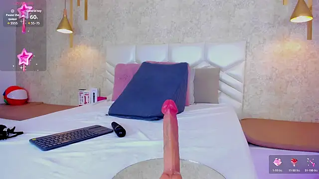 sarahyessica online show from May 2026 07:34:02 PM