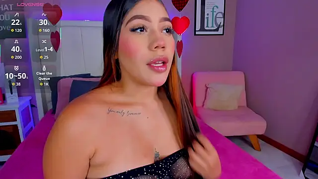 sarahyessica online show from April 2026 05:14:01 PM