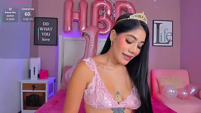 sarahyessica online show from May 2026 08:12:02 PM