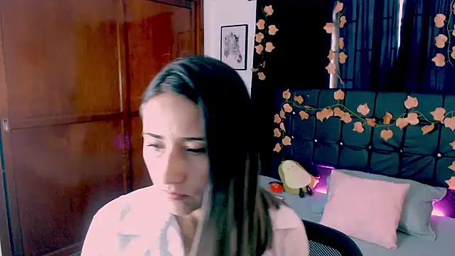 Sofia-mel online show from September 2025 10:04:02 PM