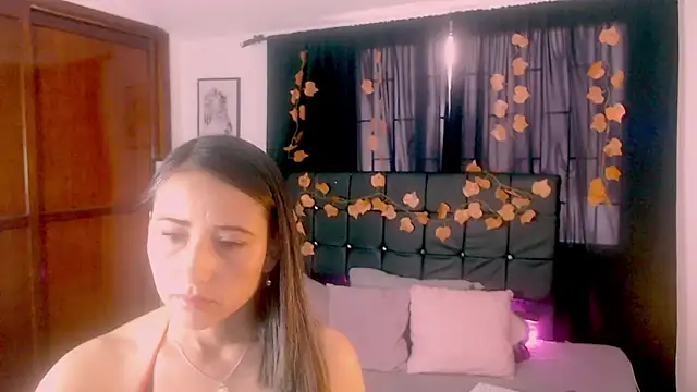Sofia-mel online show from September 2025 03:40:01 PM