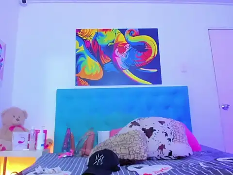 neferet opal online show from September 2025 12:47:02 AM