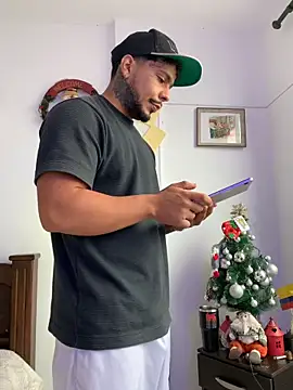 DeimonOficial online show from December 2025 03:37:01 PM